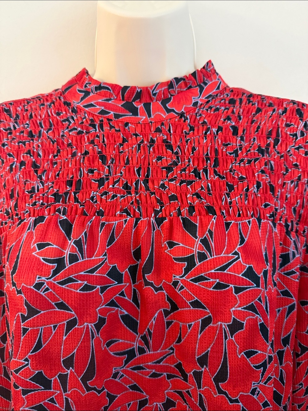 Ann Taylor Red Floral Smocked Yoke Blouse with Red Leaf Print Smocked Cuffs XS - Picture 4 of 14